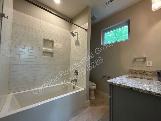 Building Photo - 1012 Westbrook Dr