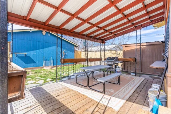 Building Photo - Beautiful 4 Bedroom Rental in Prime East Kalispell Location