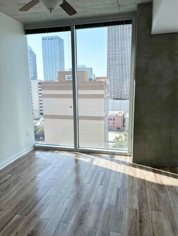 Building Photo - 777 N Ashley Dr