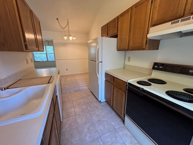 Building Photo - Comfortable Townhome Living in Southwest Fort Collins