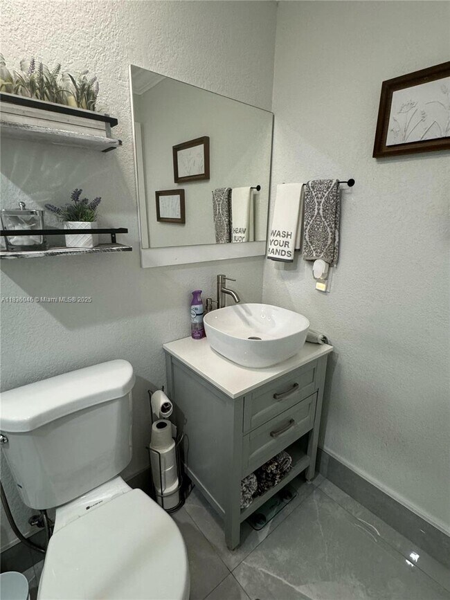 Building Photo - 4912 SW 136th Pl