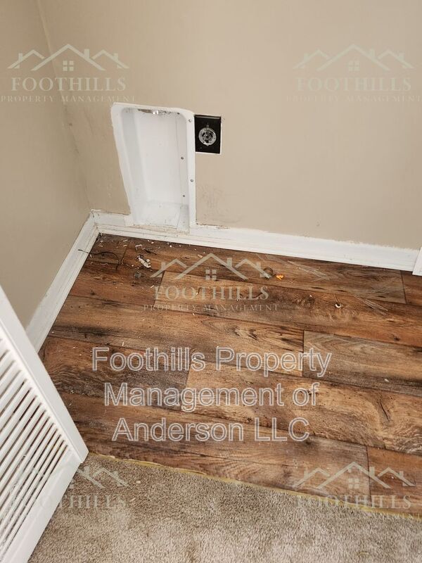 Building Photo - 123 Woodland Dr