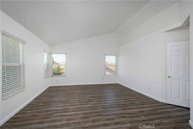Building Photo - 8608 Oakthorn Cir