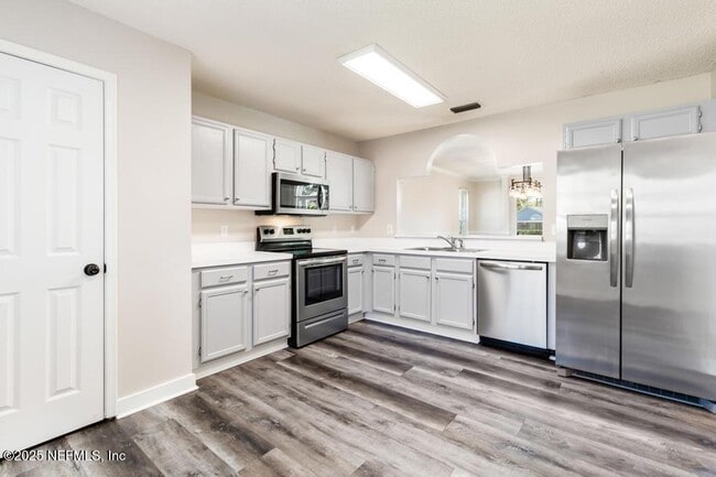 Building Photo - 2887 Lantana Lakes Dr