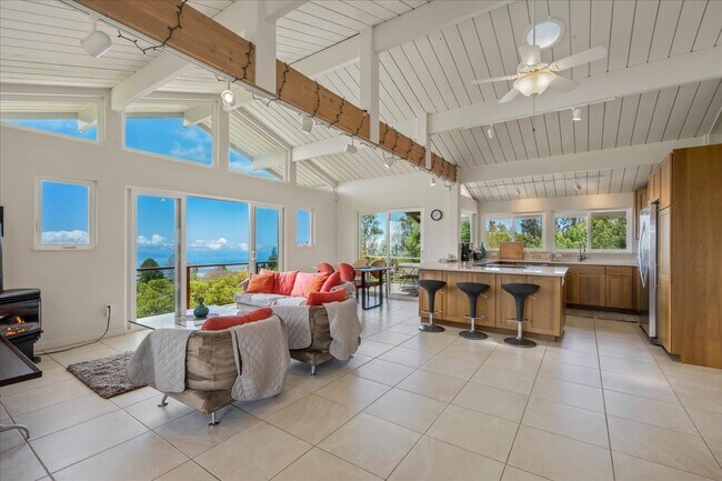 Building Photo - 18-505 Haleakala Hwy