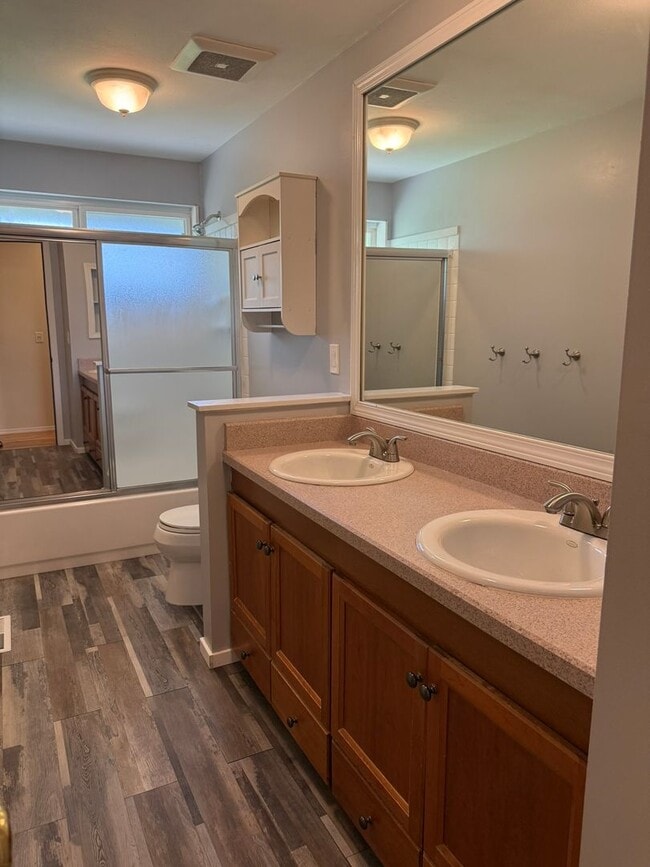 Building Photo - 3Bd/1.5Ba Kirkland House