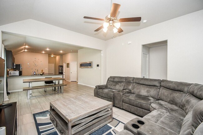 Building Photo - 12234 Chestnut Clearing Trail