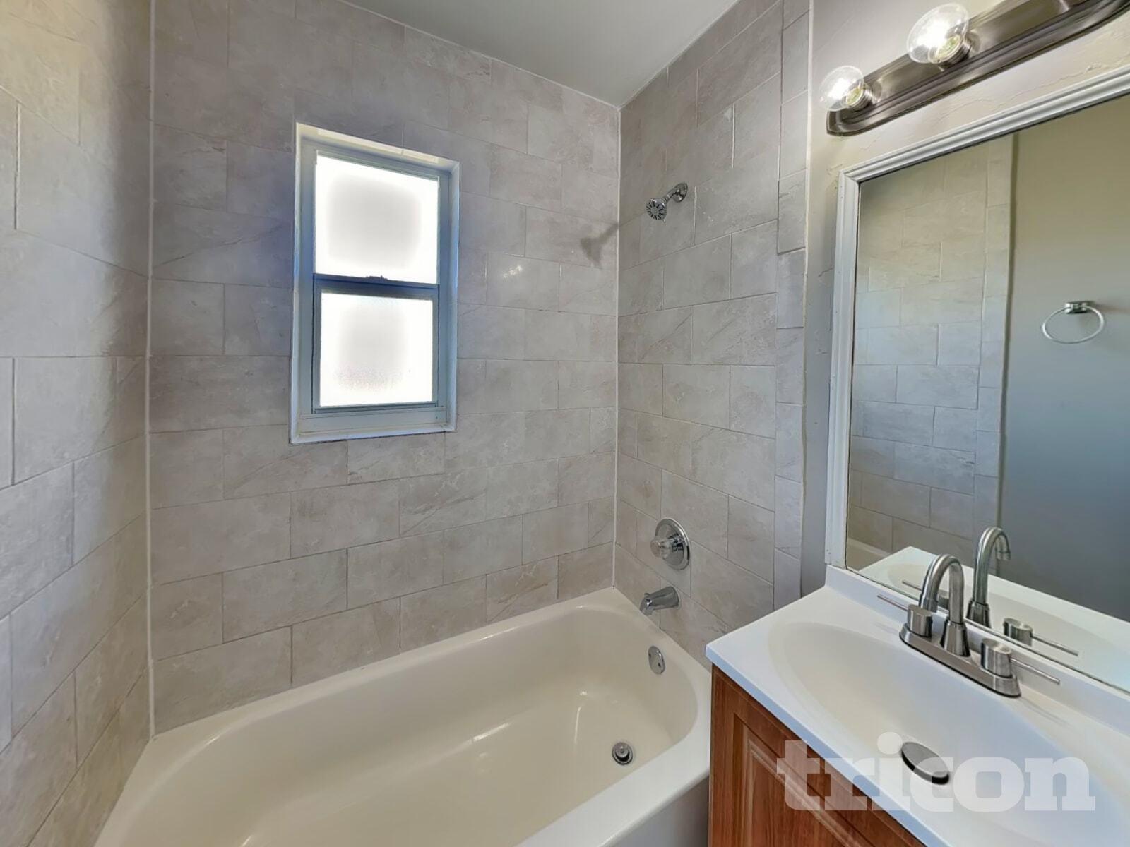 Building Photo - 3909 W Wallace Ave