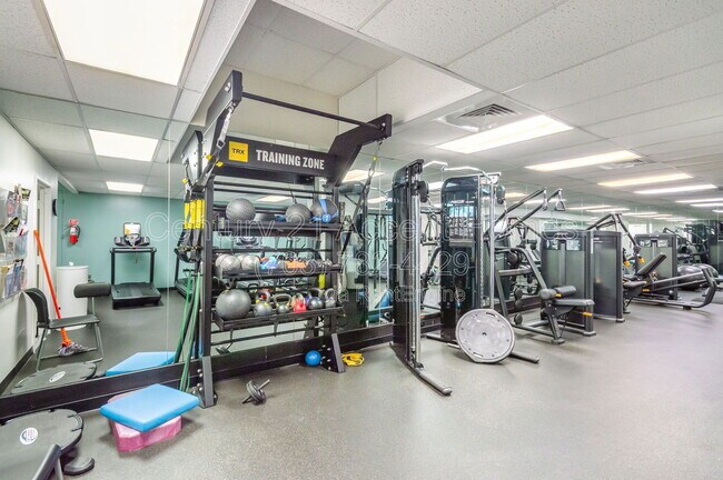 Building Photo - 1200 N Nash St