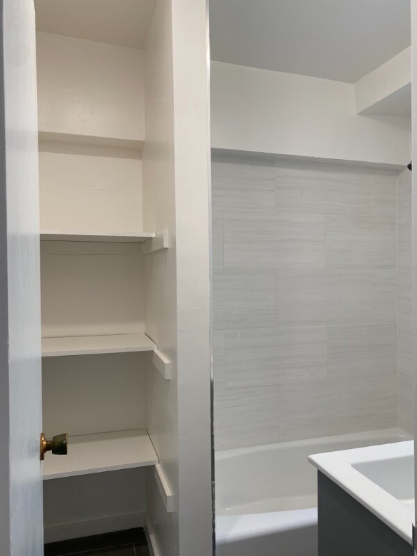 Building Photo - 1208 Powell St