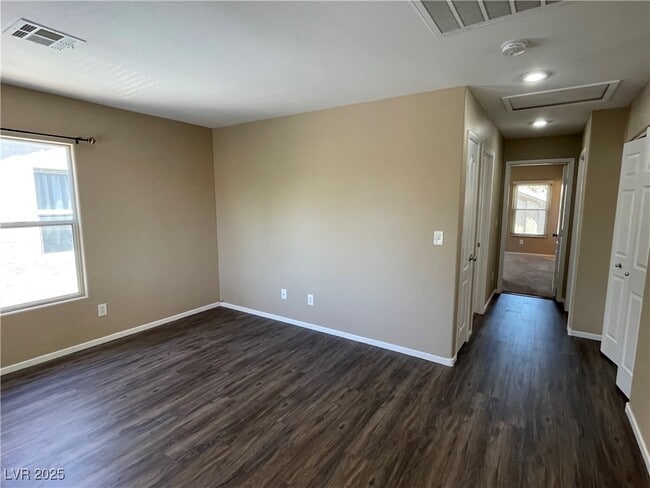 Building Photo - 534 Swiss Cottage Ave