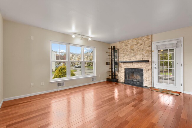 Building Photo - 13 Taconic St
