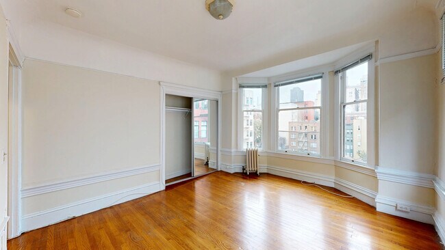 Building Photo - 720 Jones St