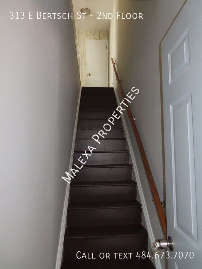 Building Photo - 313 E Bertsch St