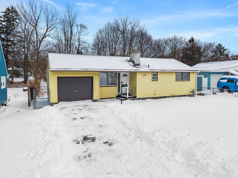 Building Photo - 941 Jamesville Ave