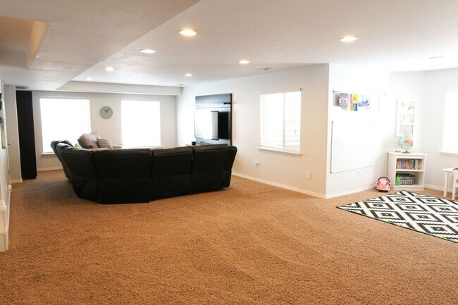 Building Photo - Lovely Home For Rent In Lehi, UT