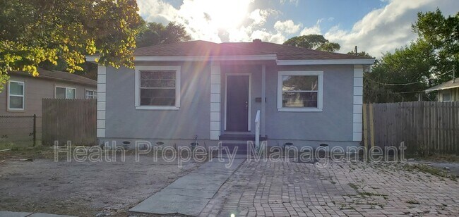 Primary Photo - 1425 40th St S