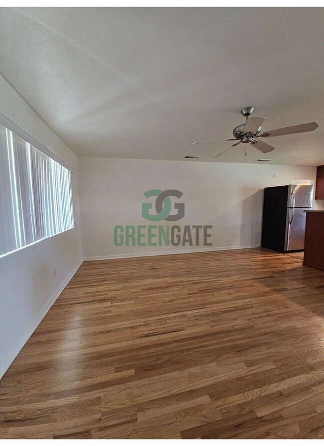 Building Photo - AVAILABLE NOW!! 3 Bedroom 2 Bath Home in Tracy!