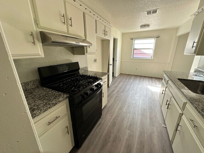 Building Photo - 3 bed 1.5 bath NW OKC