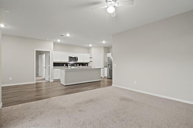 Building Photo - 6306 Highland Trl Dr