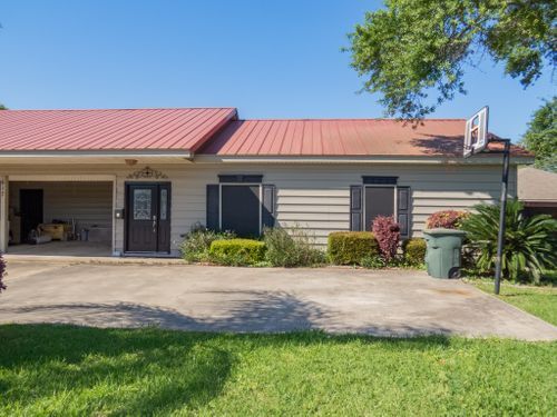 Building Photo - 617 E School St