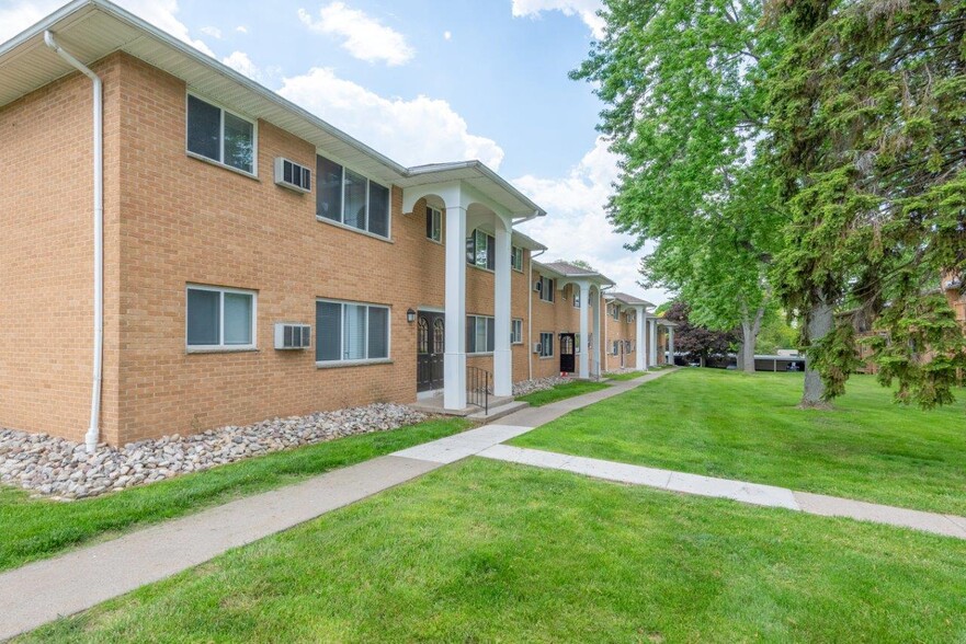 Primary Photo - Creek Hill Apartment Homes