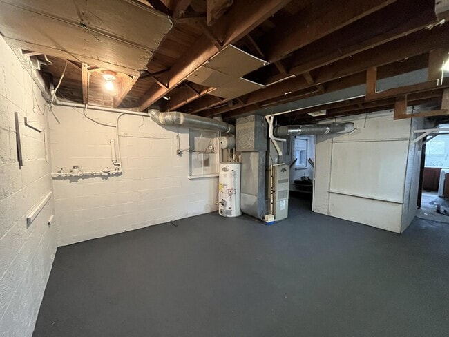 Building Photo - 2235 Middle St