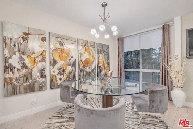 Building Photo - 927 Kings Rd