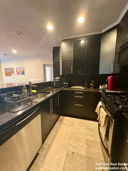 Building Photo - 1616 Beacon St