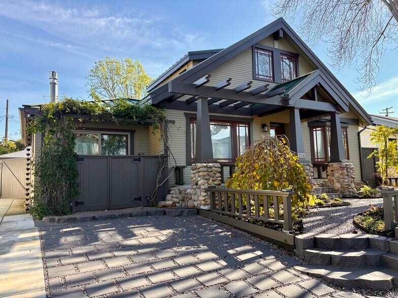 Building Photo - 3306 Gibson Pl