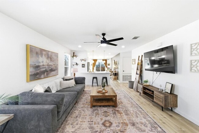 Building Photo - 5905 Los Dios Pl