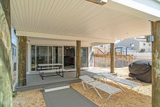 Building Photo - 315 Hiering Ave