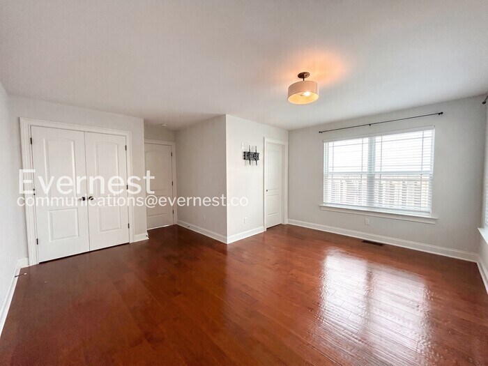 Building Photo - 4409B Providence Heights