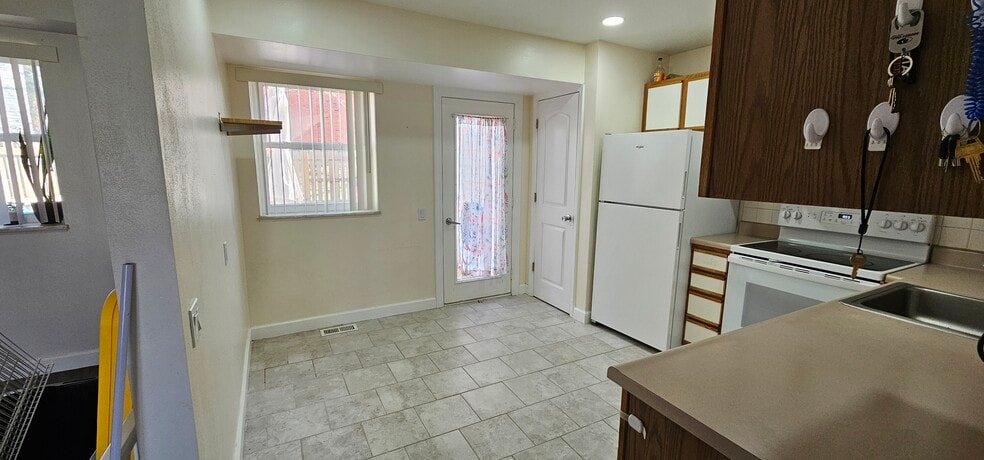 Building Photo - 1063 Willow Brook Dr