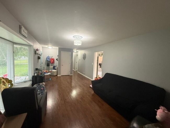 Building Photo - 122 Gall Ln