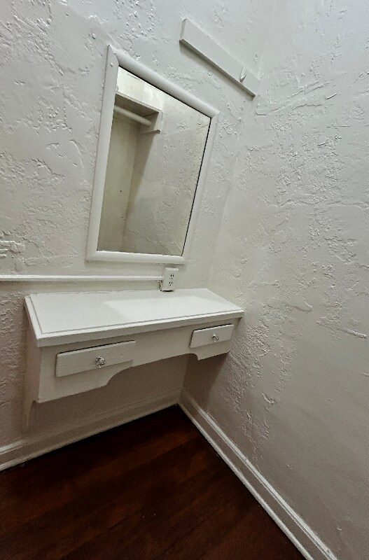 Building Photo - 1523 N McCadden Pl