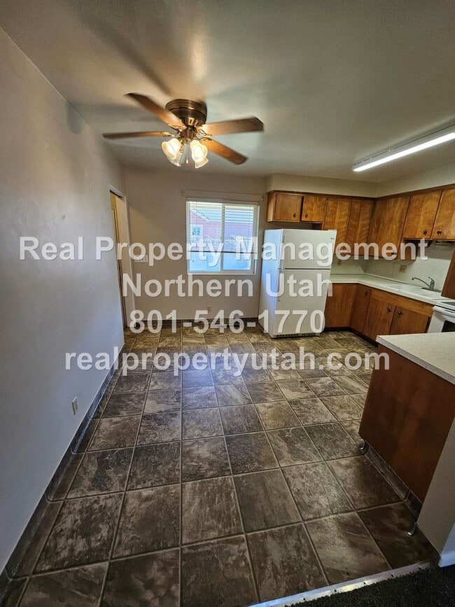 Building Photo - 3 Bedroom 2 Bath Ogden Duplex Coming Soon!