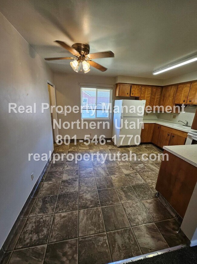 Building Photo - 3 Bedroom Duplex in Ogden Coming Soon!