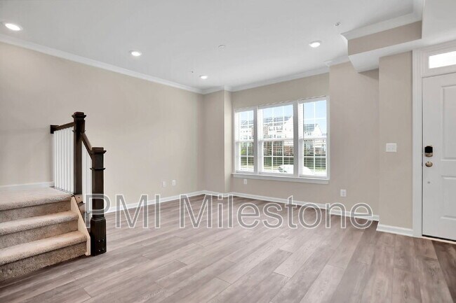 Building Photo - 5958 Forum Sq