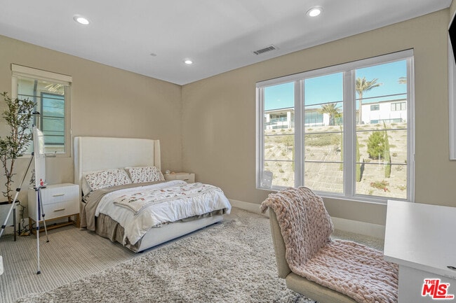 Building Photo - 20306 Willoughby Ln