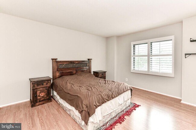 Building Photo - 309 Yoakum Pkwy