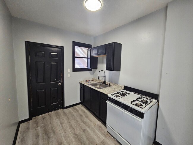 Building Photo - 6100 Hough Ave