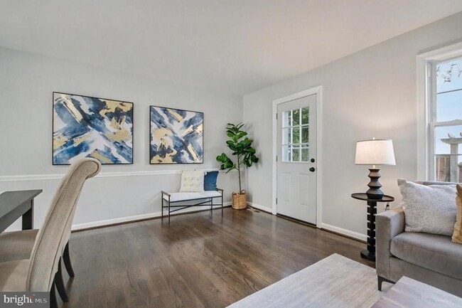 Building Photo - 1729 Dana St