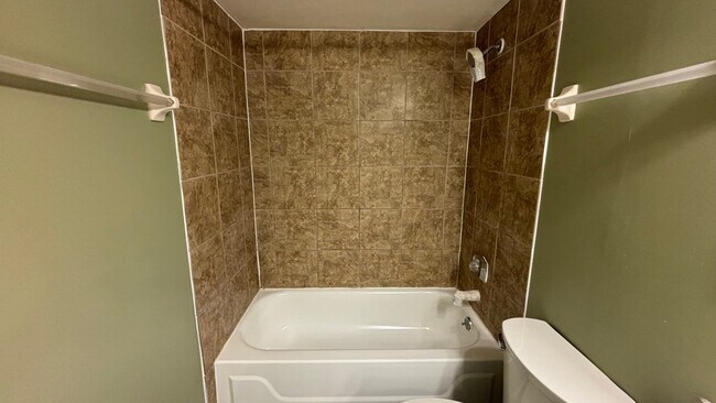 Building Photo - 348 N Newstead Ave