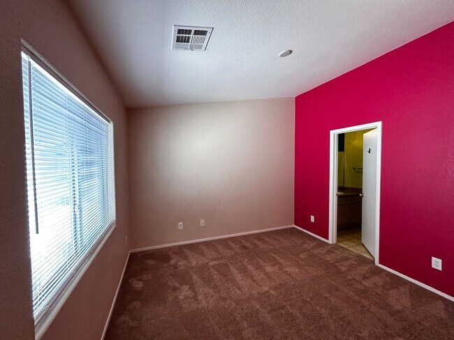 Building Photo - 4613 Even Money Ct