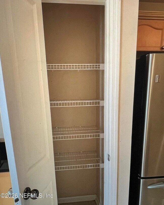 Building Photo - 400 E Bay St