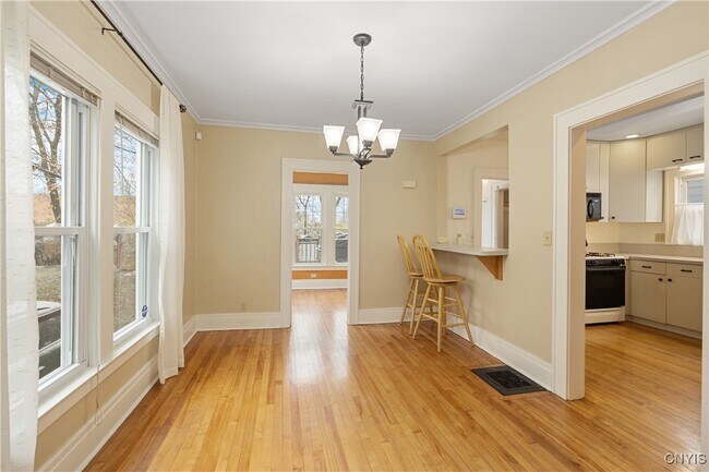 Building Photo - 144 Durston Ave