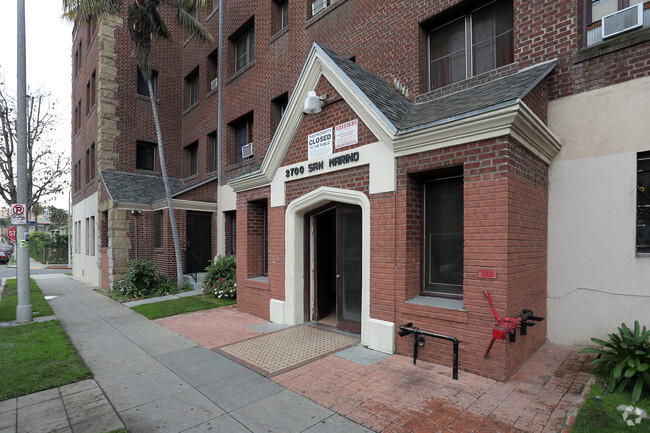 Building Photo - 2700 San Marino St