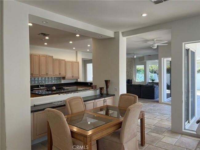 Building Photo - 45540 Cielito Dr