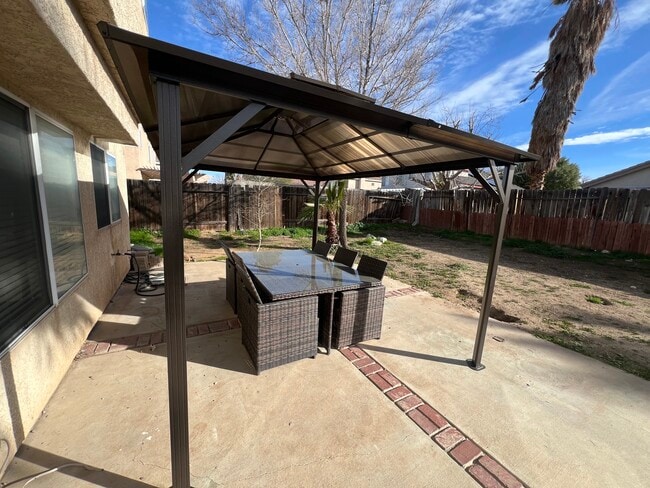 Building Photo - 3242 Rollingridge Ave